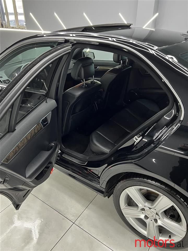 2008' Mercedes-Benz C 300 photo #2