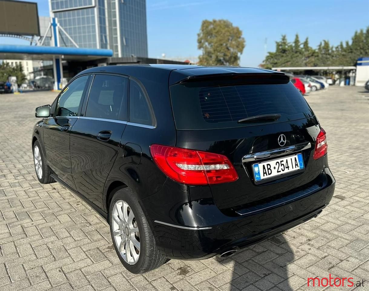 2015' Mercedes-Benz B 200 photo #6