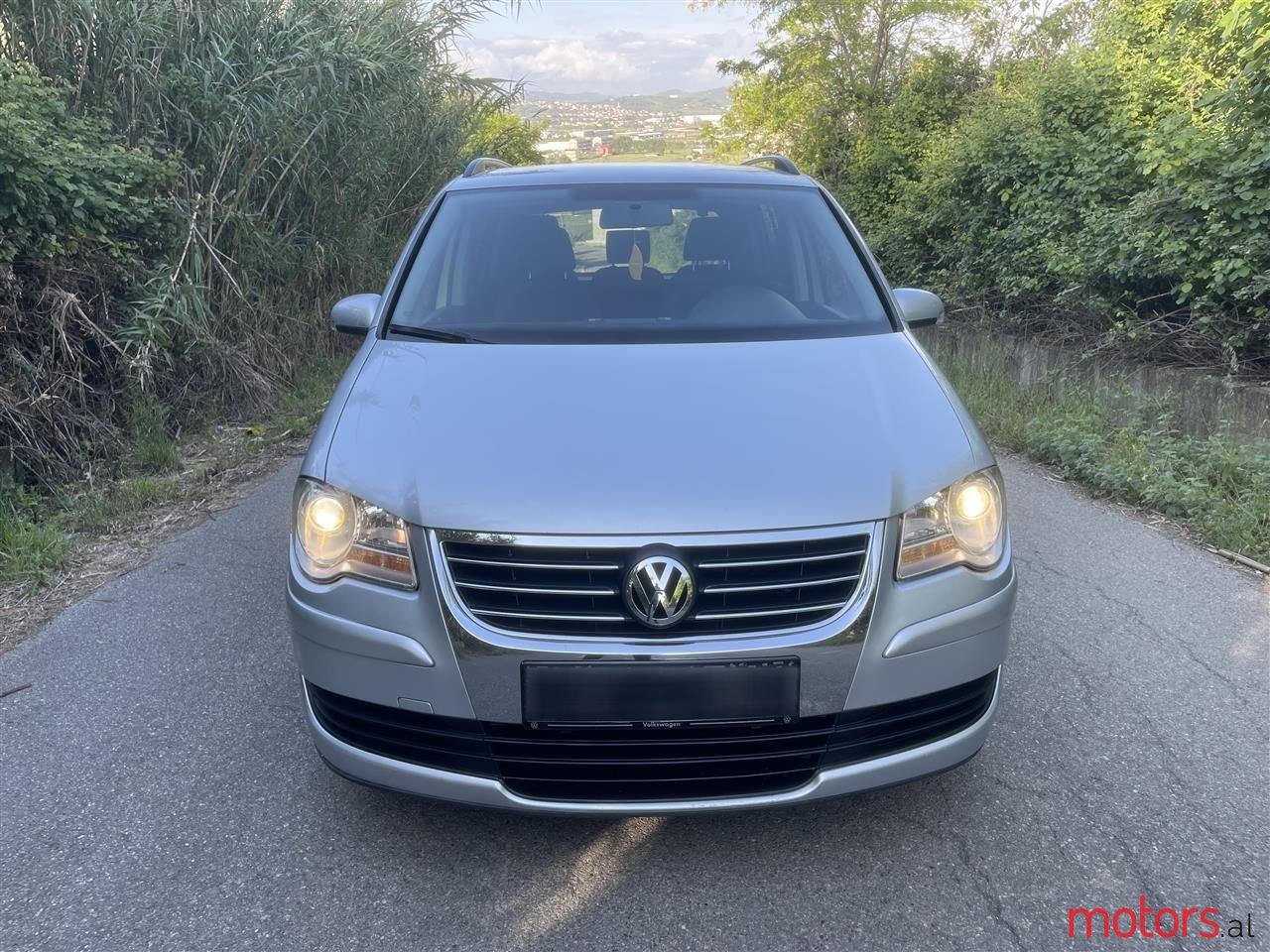 2008' Volkswagen Touran photo #4