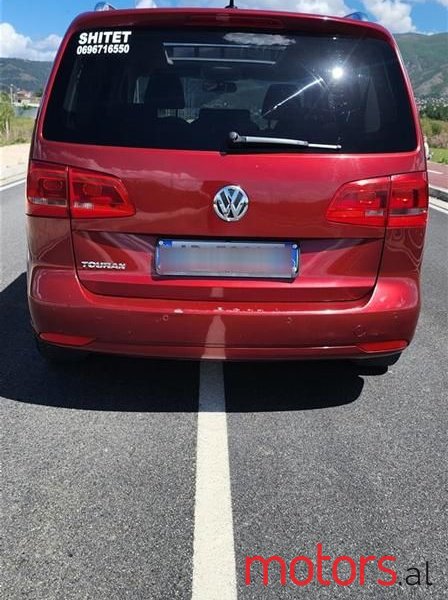 2012' Volkswagen Touran photo #2
