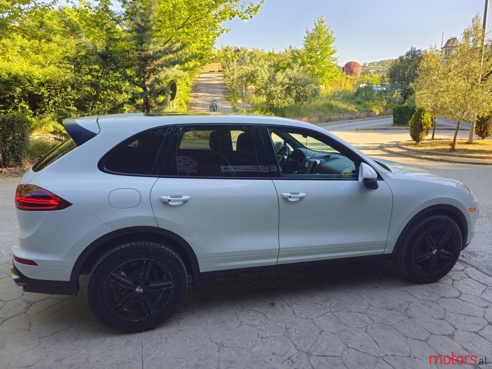 2017' Porsche Cayenne photo #3
