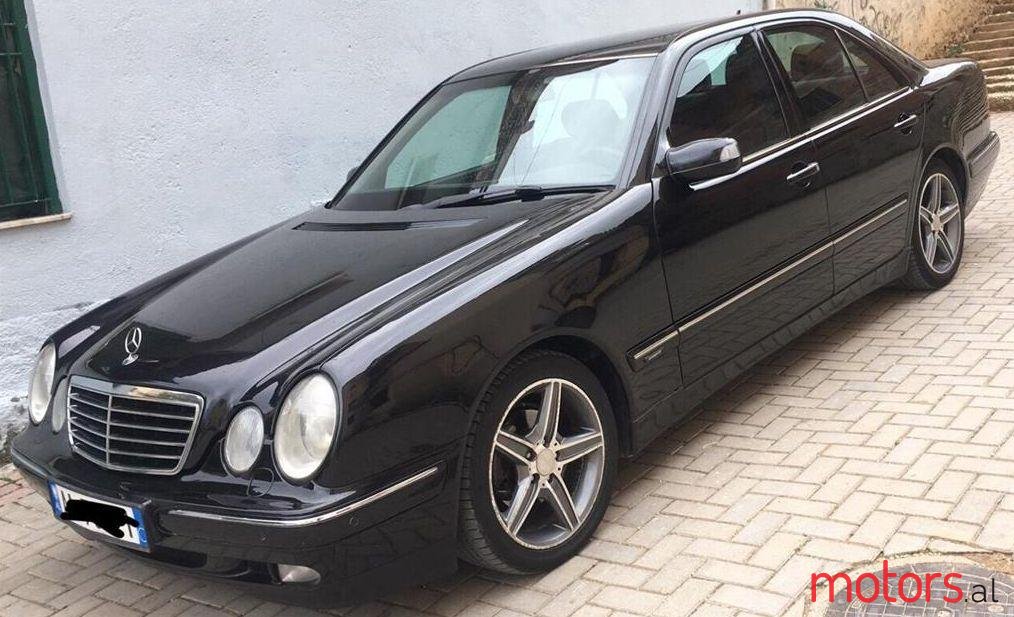 2001' Mercedes-Benz 220 photo #1