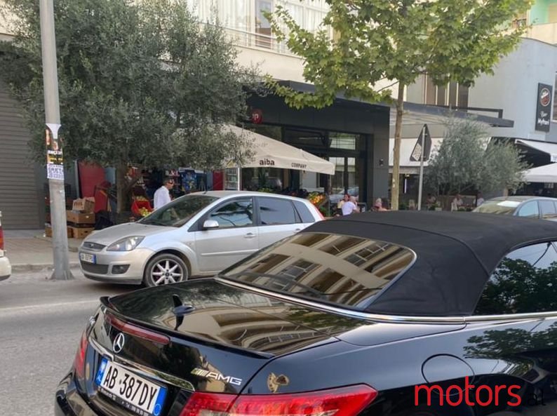 2012' Mercedes-Benz E 350 photo #2