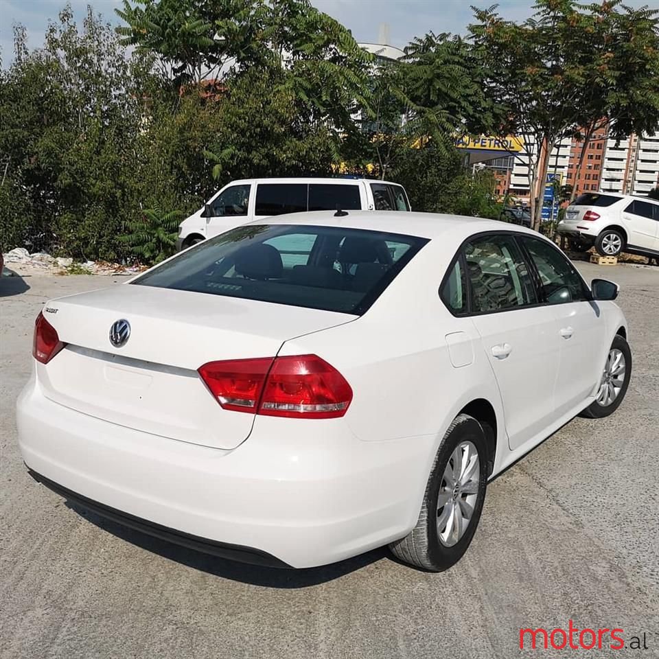 2013' Volkswagen Passat photo #4