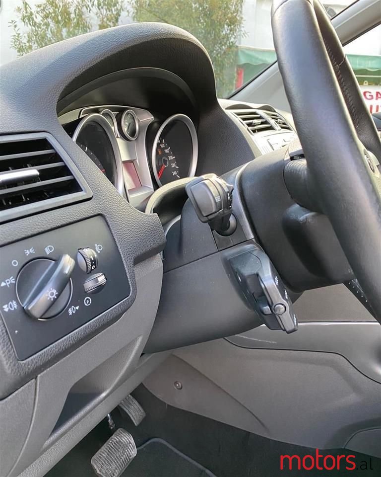 2011' Ford Kuga photo #5