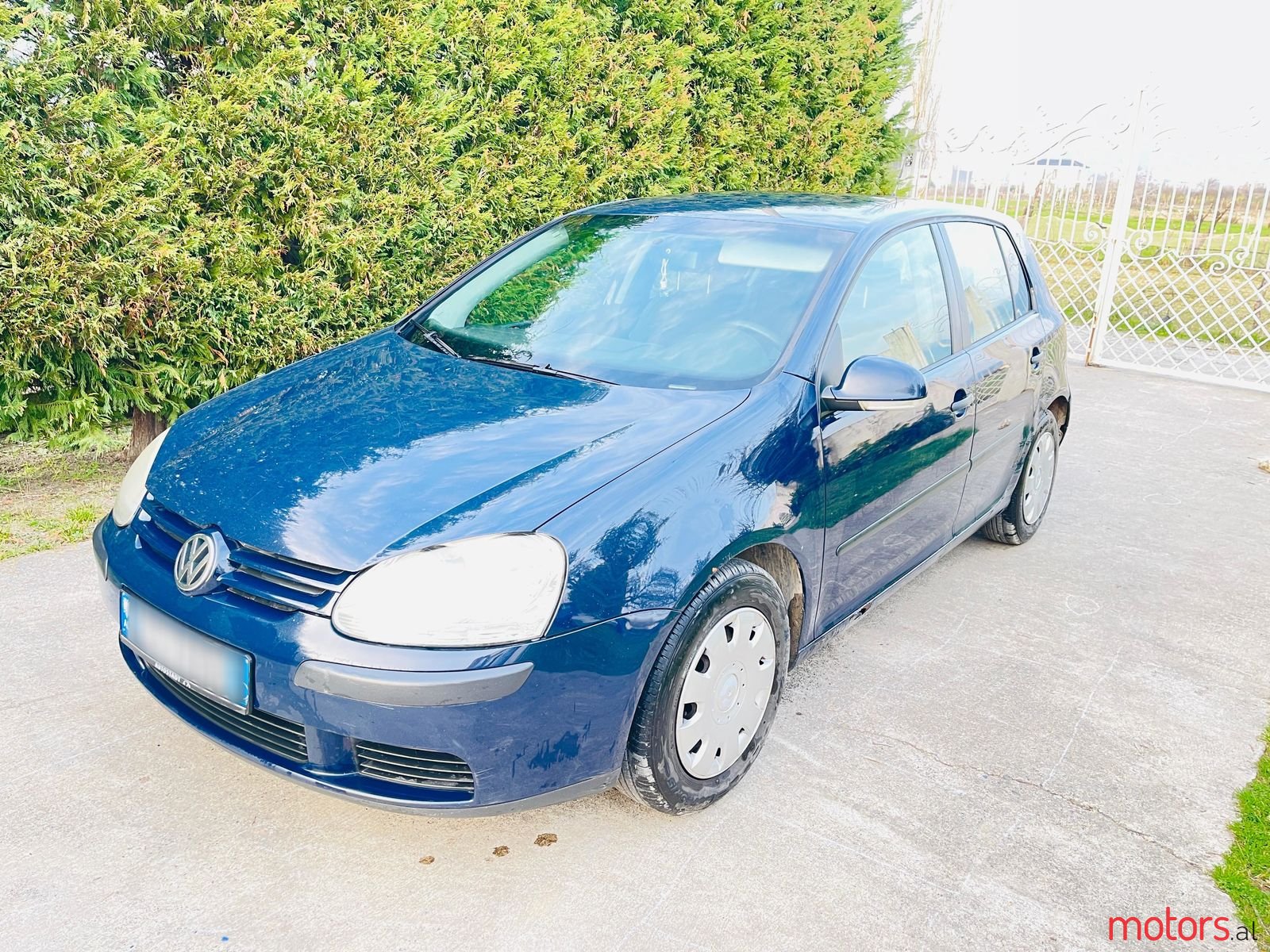 2005' Volkswagen Golf photo #1
