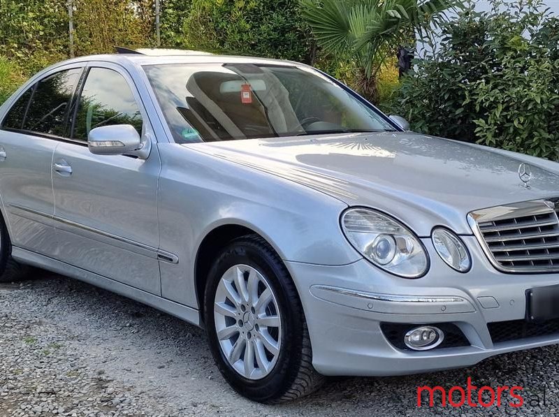 2007' Mercedes-Benz E 200 photo #1