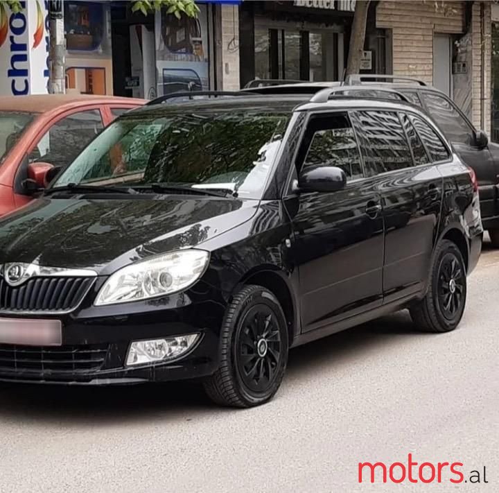 2014' Skoda Fabia photo #1