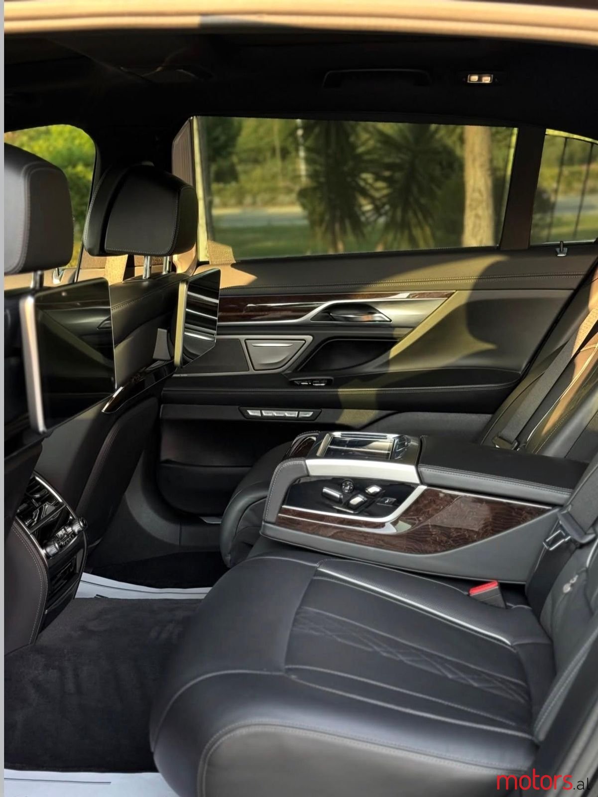 2016' BMW 730 photo #2