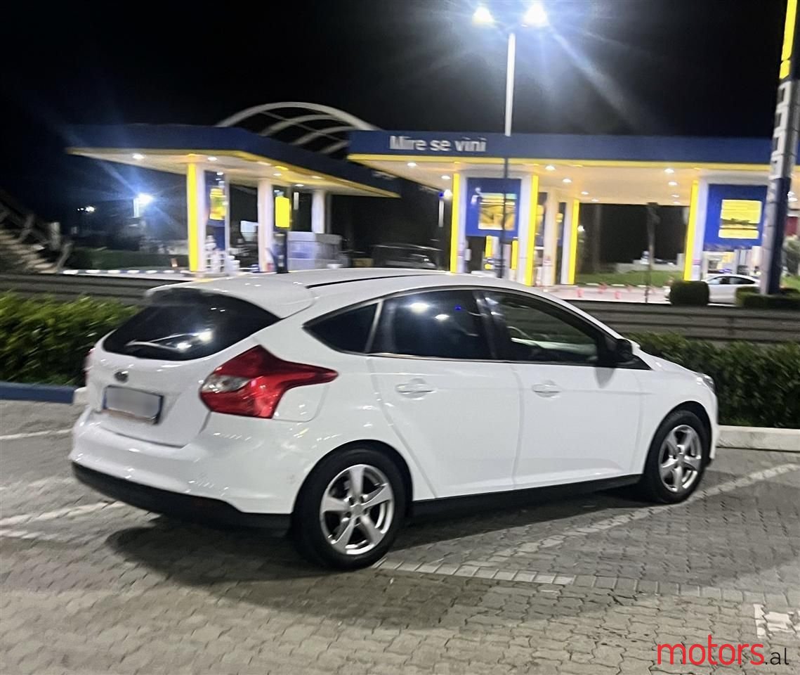 2011' Ford Focus photo #3