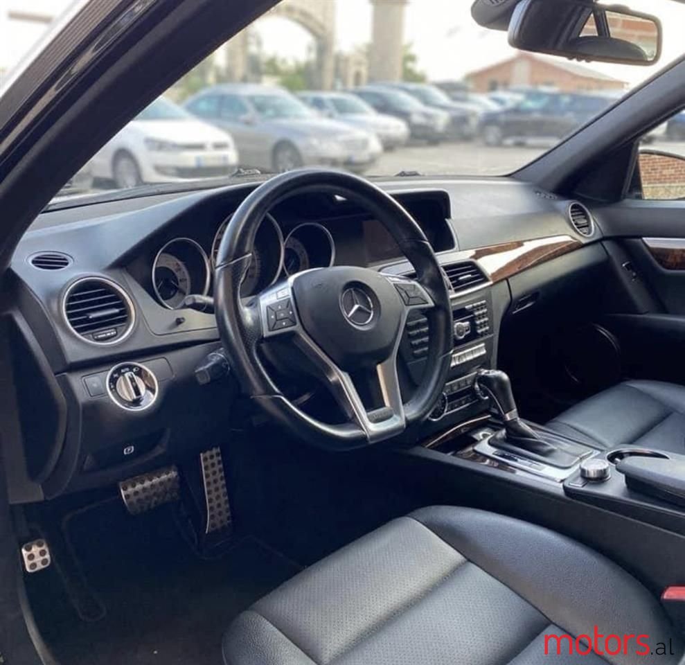 2012' Mercedes-Benz C 300 photo #1