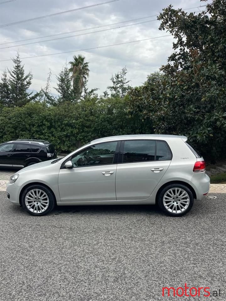 2010' Volkswagen Golf photo #1