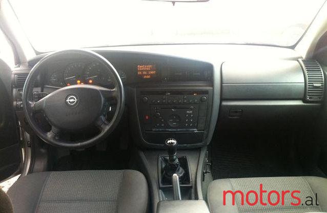 2001' Opel Omega photo #3