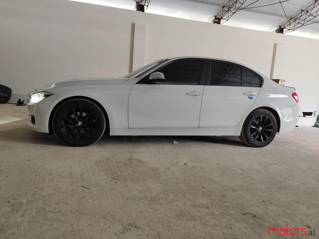 2016' BMW 320 photo #4