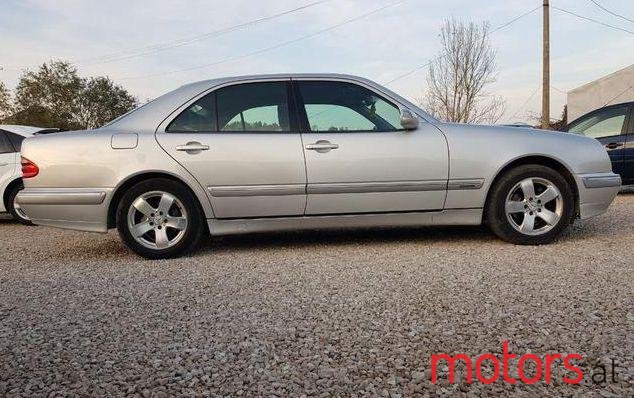 2000' Mercedes-Benz E-Class photo #1