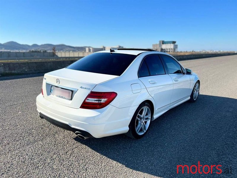 2012' Mercedes-Benz C 300 photo #2