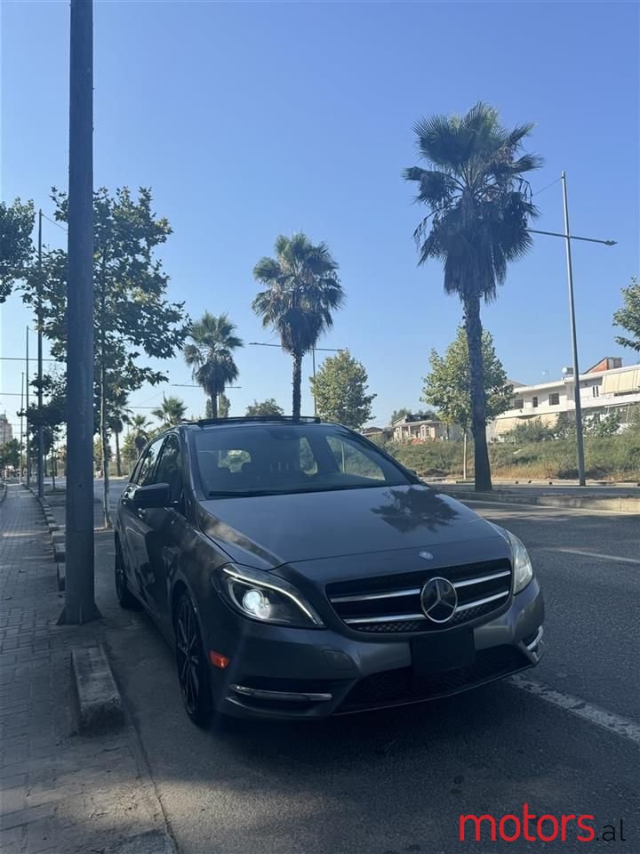 2014' Mercedes-Benz B 250 photo #2