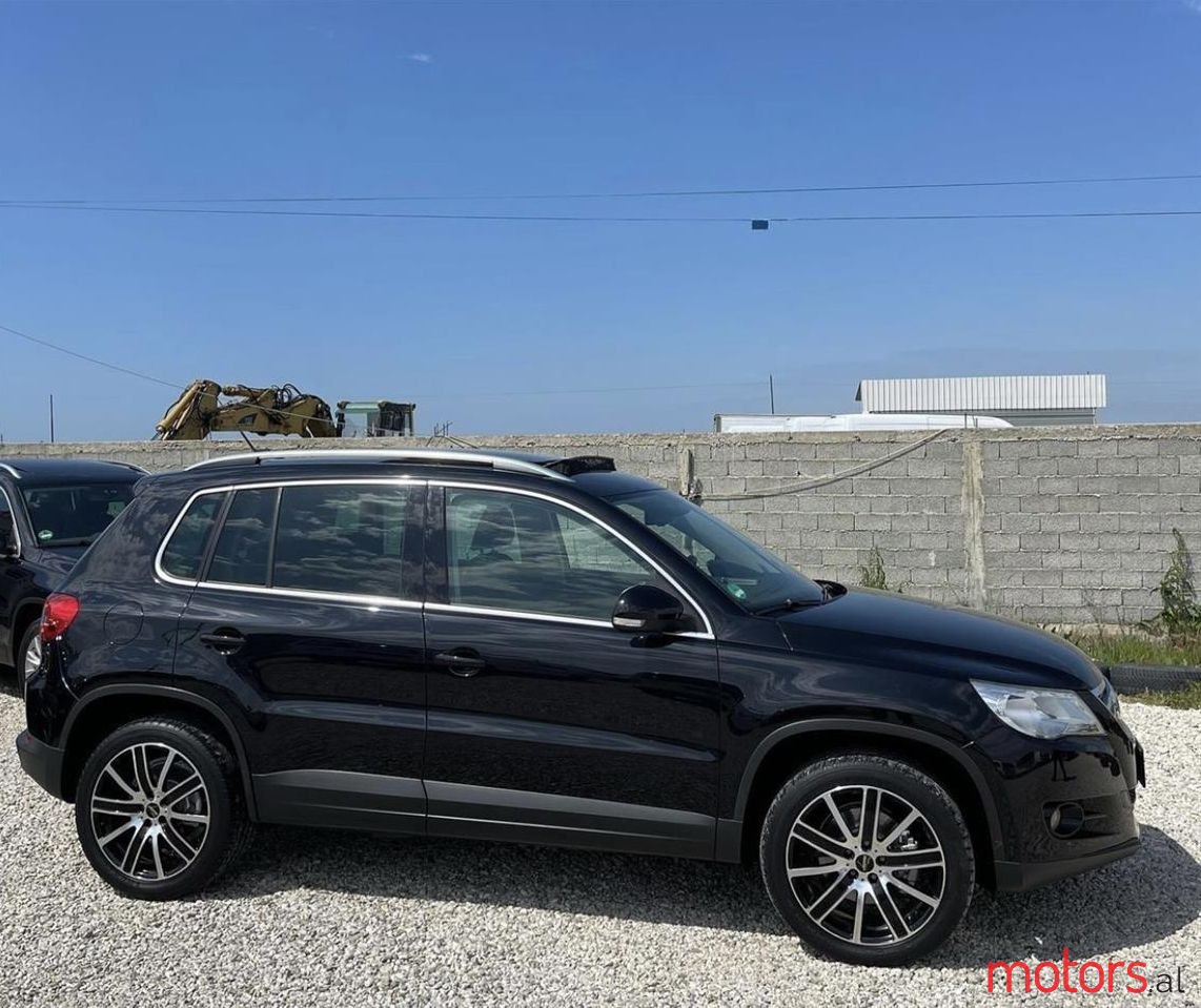 2009' Volkswagen Tiguan photo #1