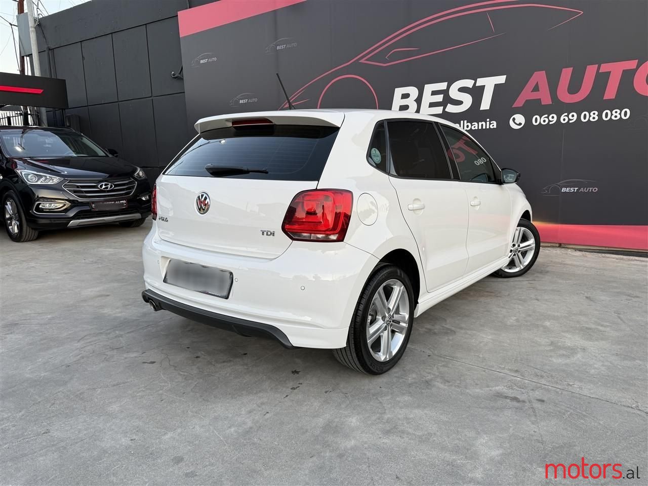 2014' Volkswagen Polo photo #5