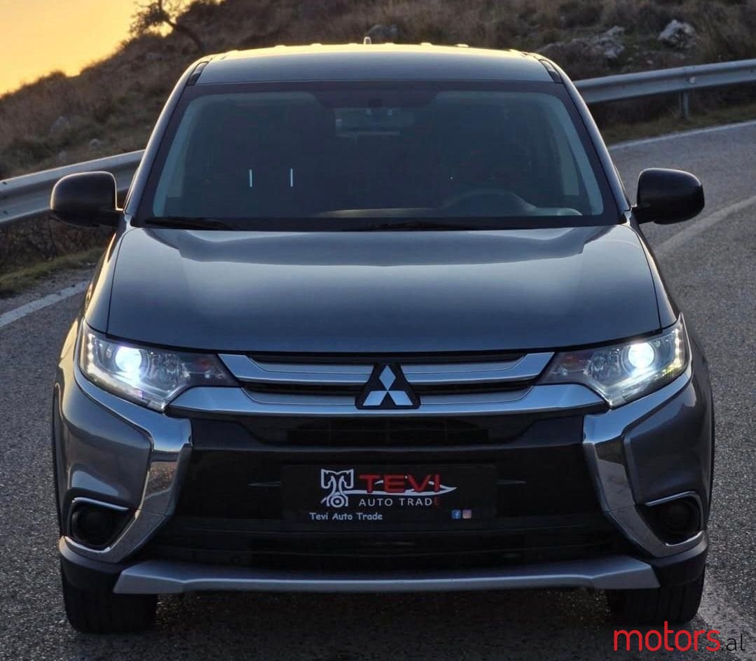 2018' Mitsubishi Outlander photo #5