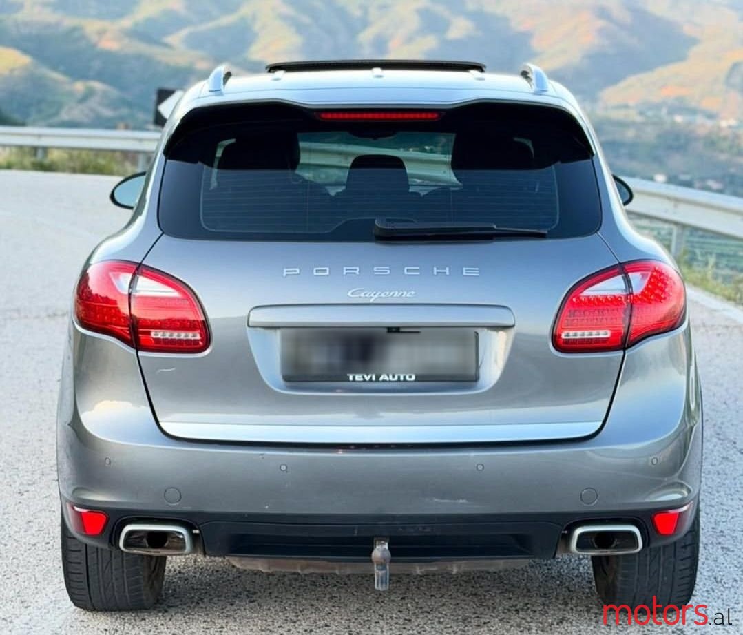 2013' Porsche Cayenne photo #5