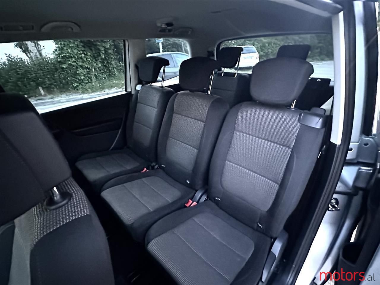 2013' Volkswagen Sharan photo #5