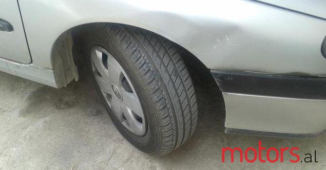 1999' Renault Laguna photo #2