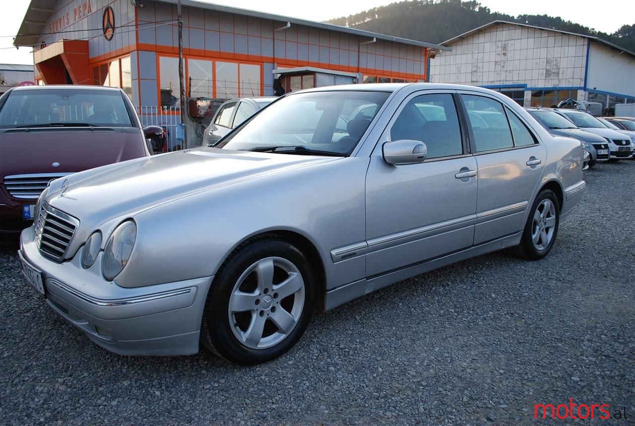 2001' Mercedes-Benz E 270 photo #1
