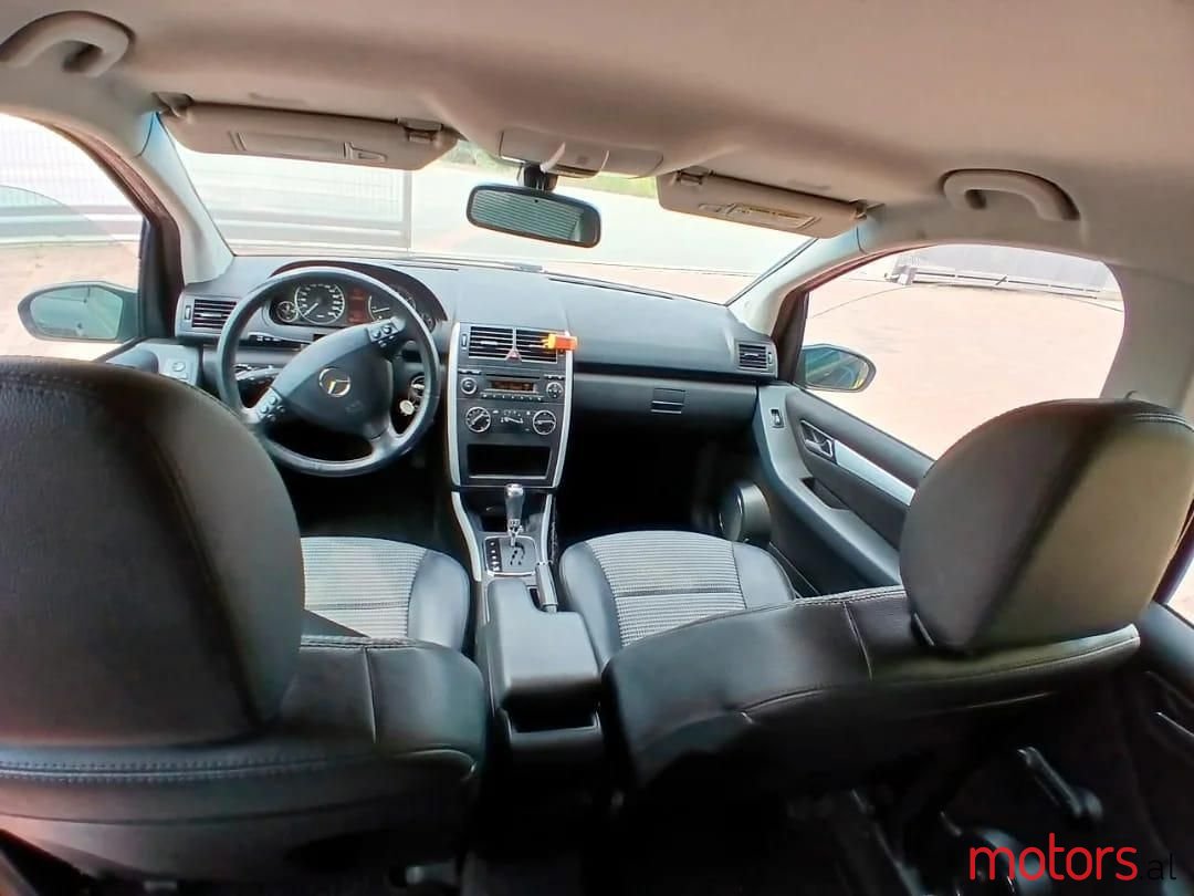 2008' Mercedes-Benz A 170 photo #6