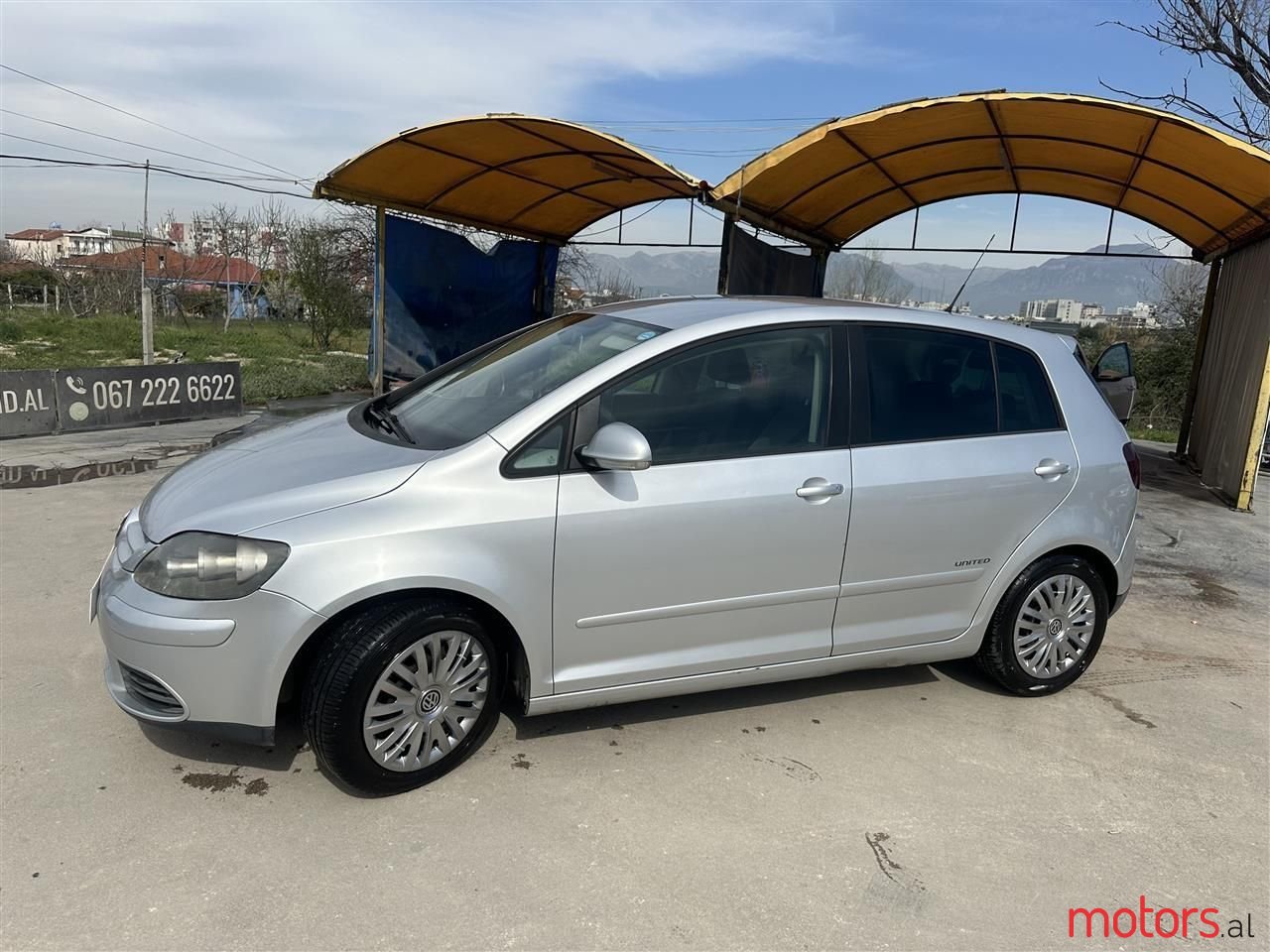 2009' Volkswagen Golf Plus photo #2