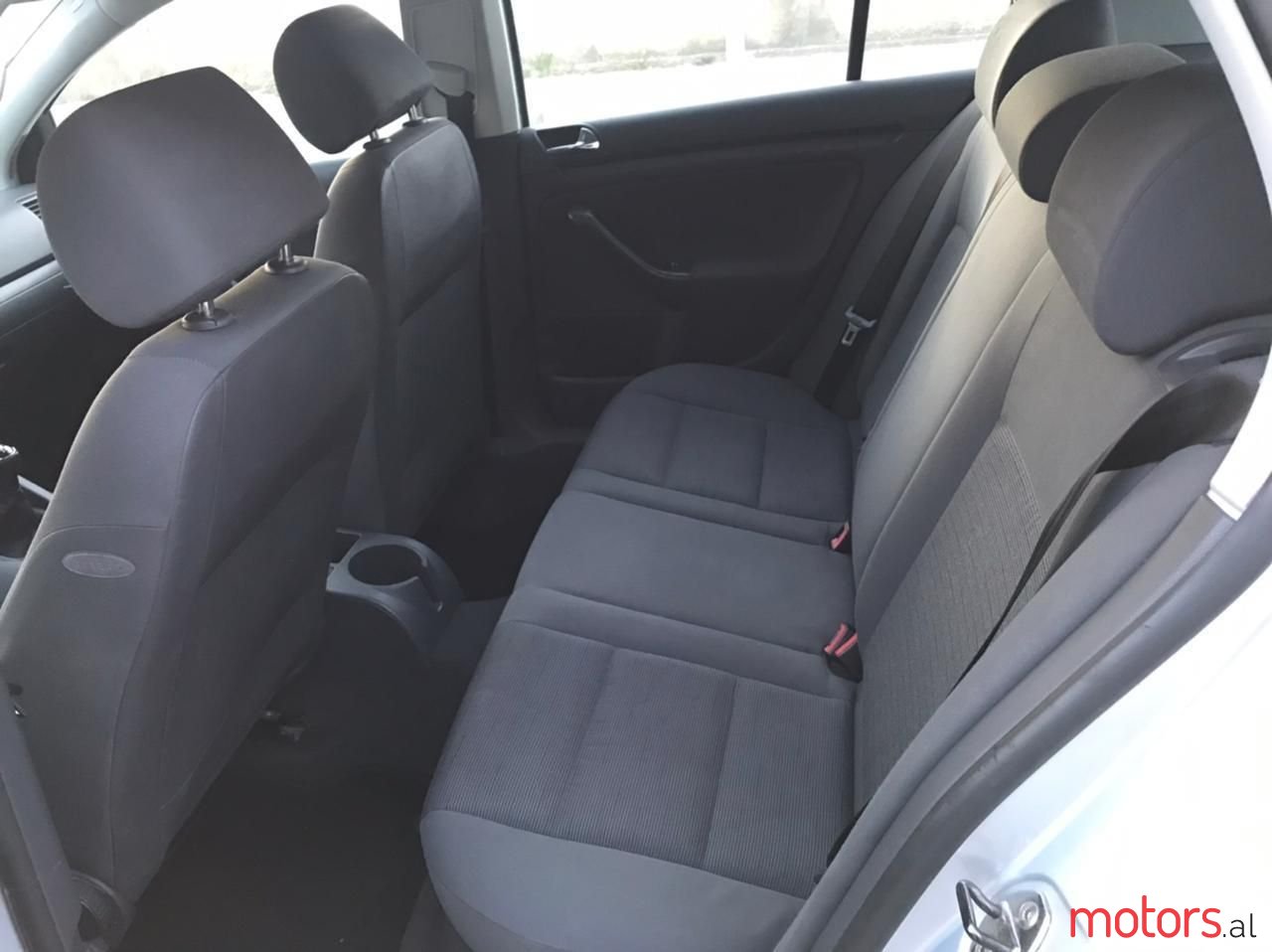 2004' Volkswagen Golf photo #3