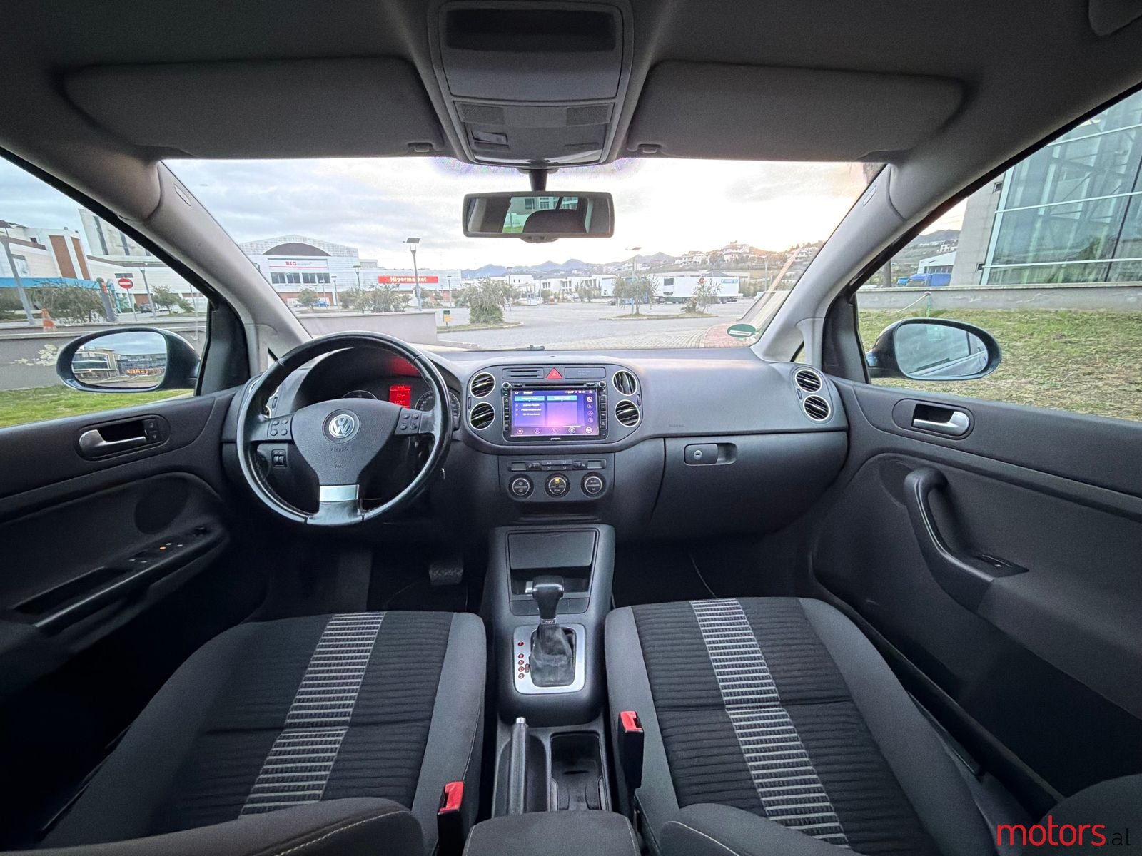 2008' Volkswagen Golf Plus photo #6