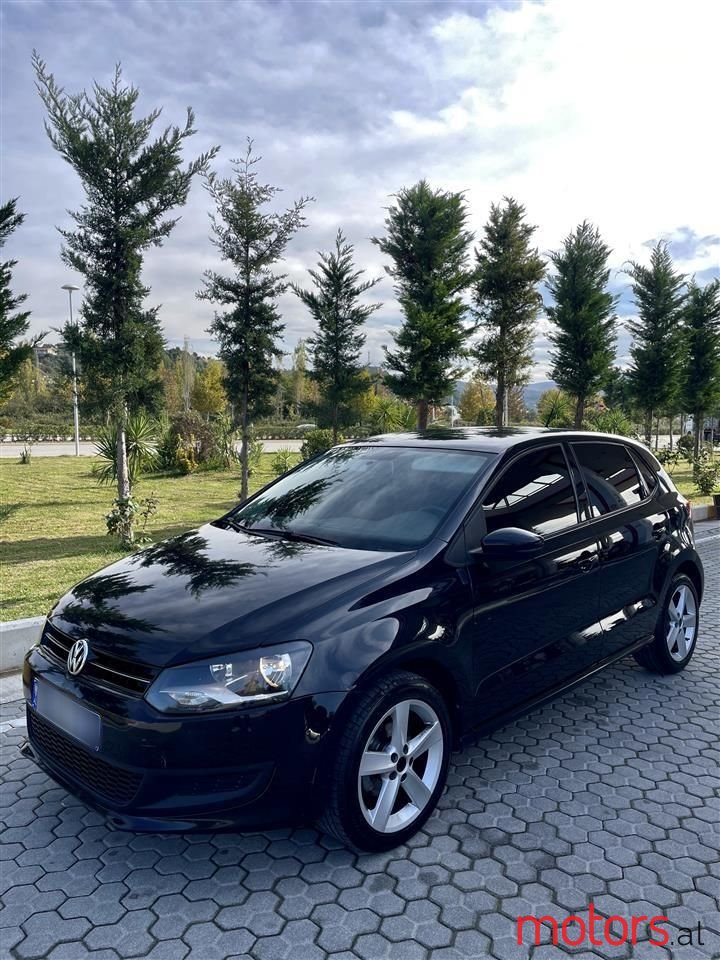 2013' Volkswagen Polo photo #1