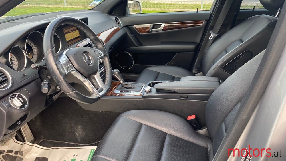 2012' Mercedes-Benz C-Class photo #6