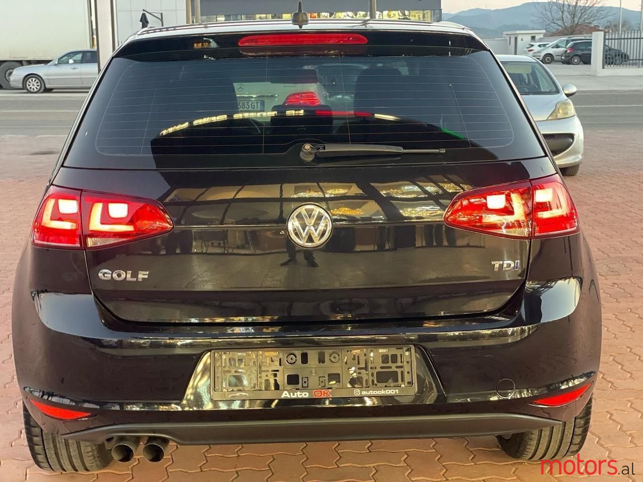 2015' Volkswagen Golf photo #2