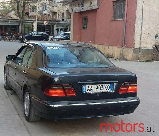 1999' Mercedes-Benz E-Class photo #2