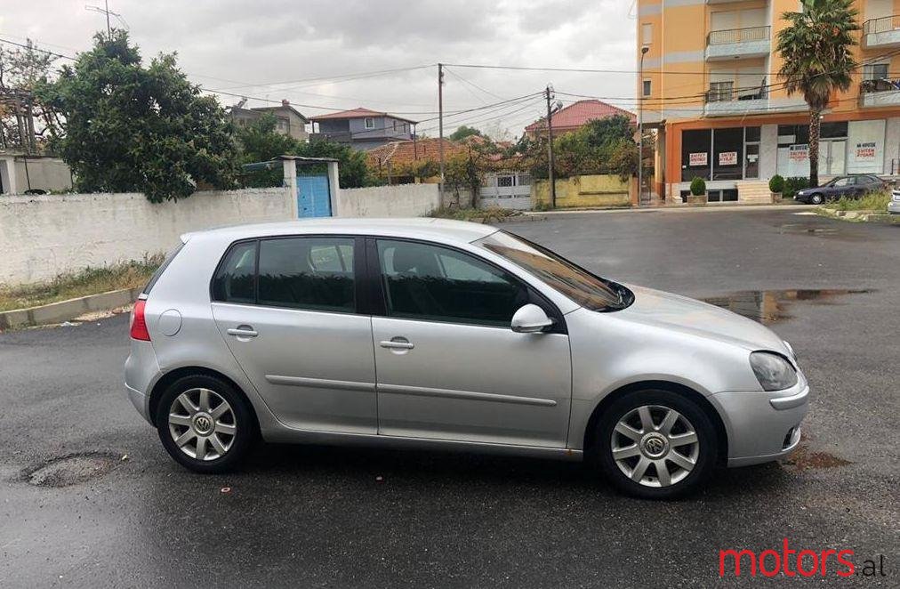 2004' Volkswagen Golf photo #1