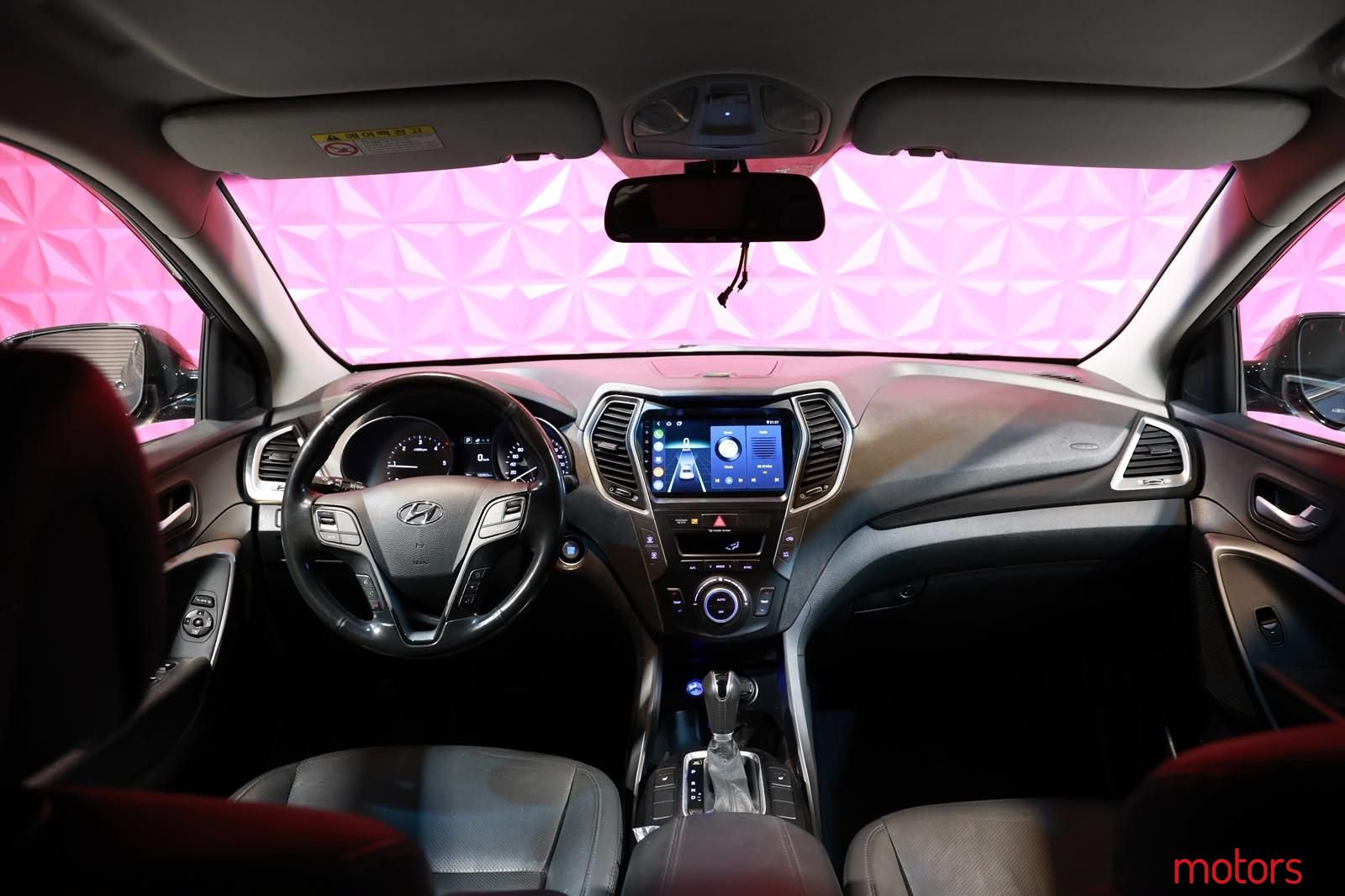 2016' Hyundai Santa Fe photo #6