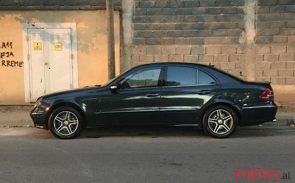 2003' Mercedes-Benz E 270 photo #1