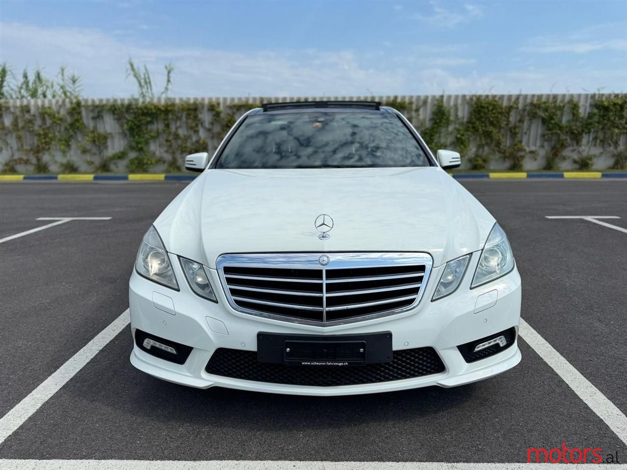 2010' Mercedes-Benz E 220 photo #3