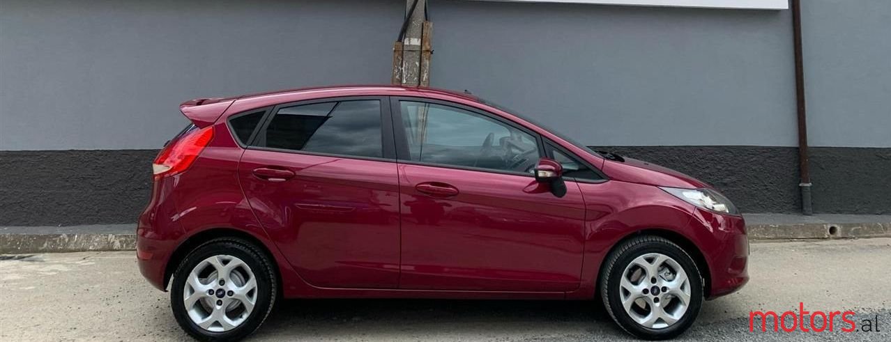 2009' Ford Fiesta photo #2