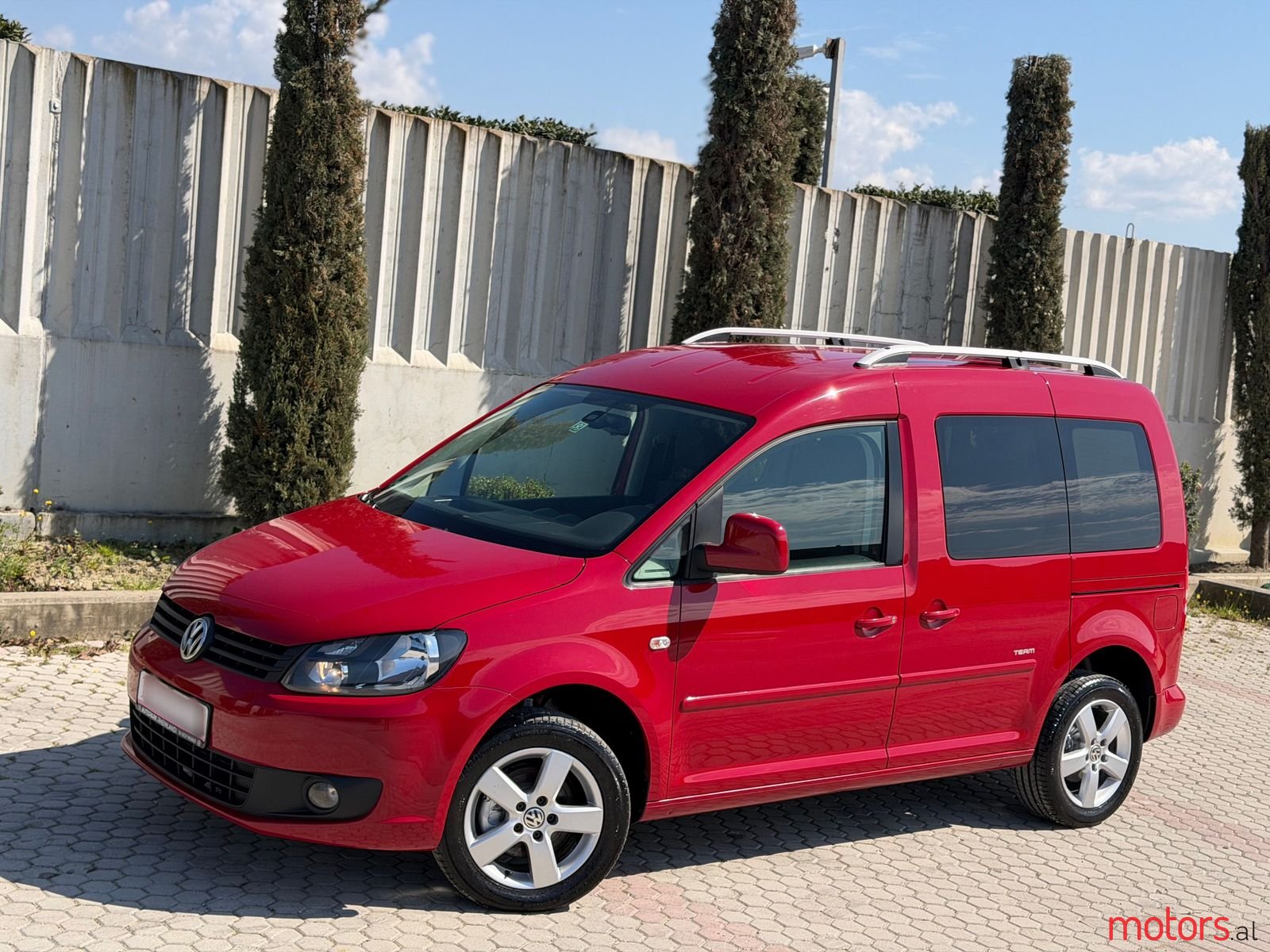 2016' Volkswagen Caddy photo #1
