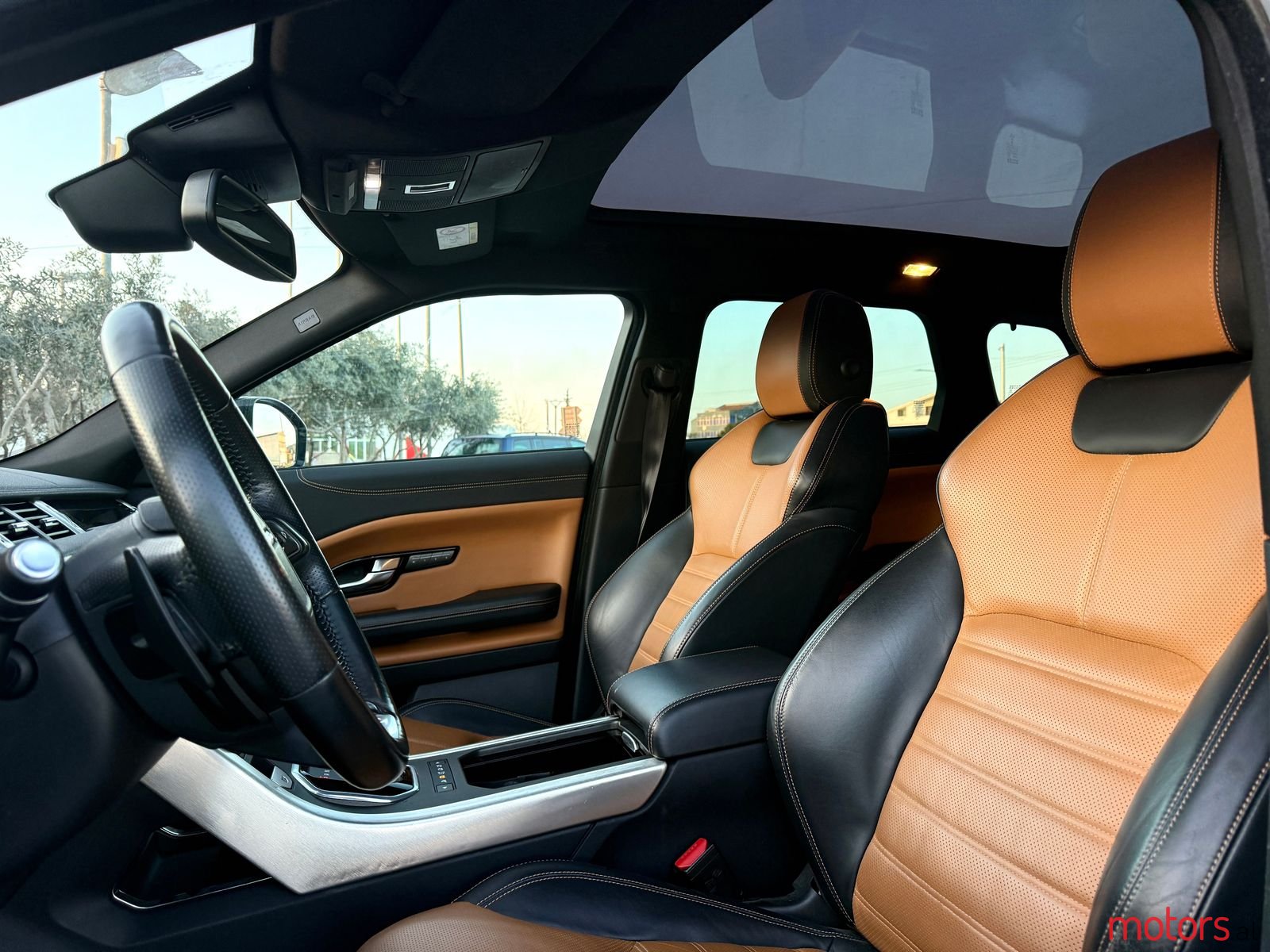 2017' Land Rover Range Rover Evoque photo #2