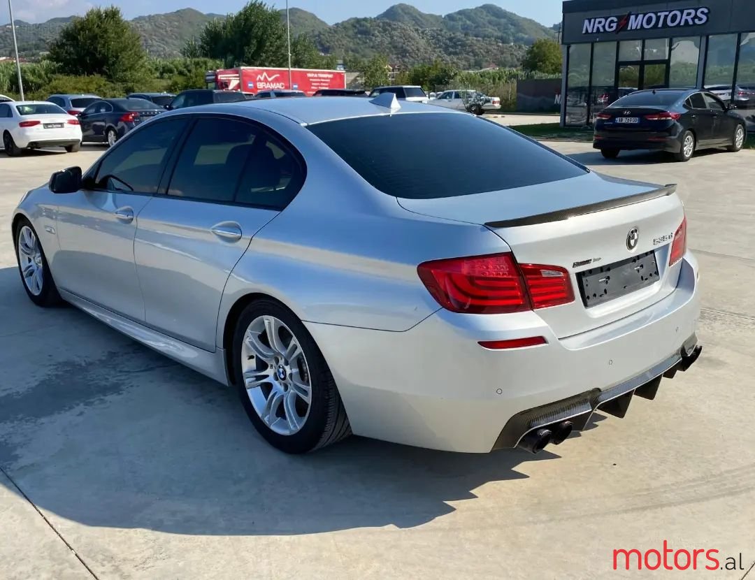 2011' BMW 535 photo #4