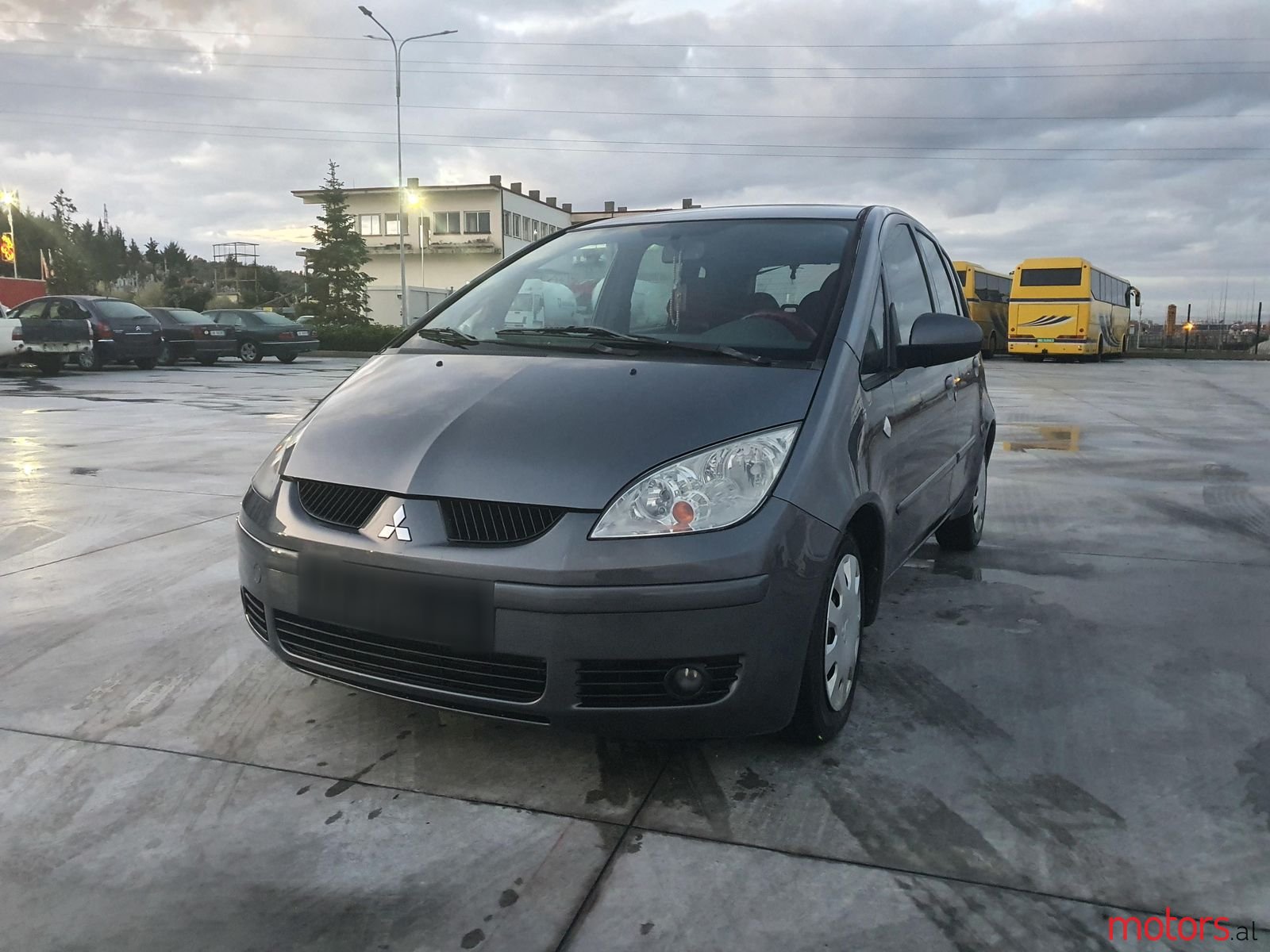2007' Mitsubishi Colt photo #3