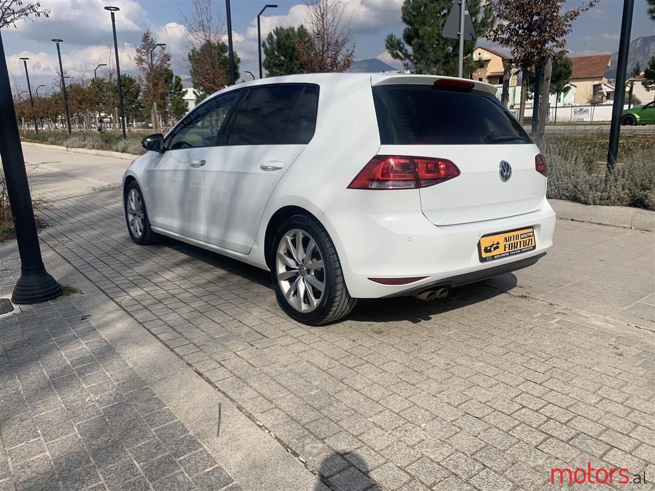 2015' Volkswagen Golf photo #4