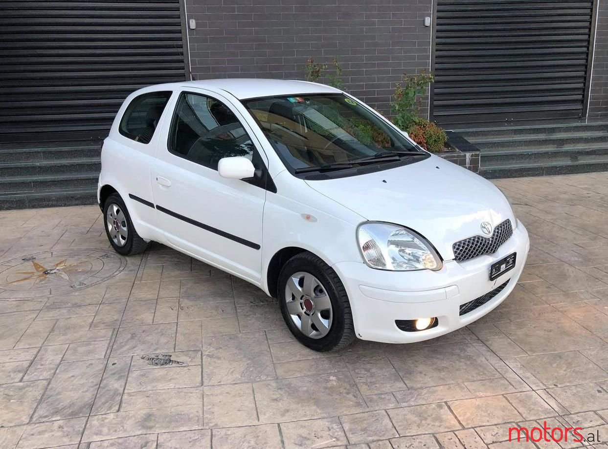 2004' Toyota Yaris photo #2