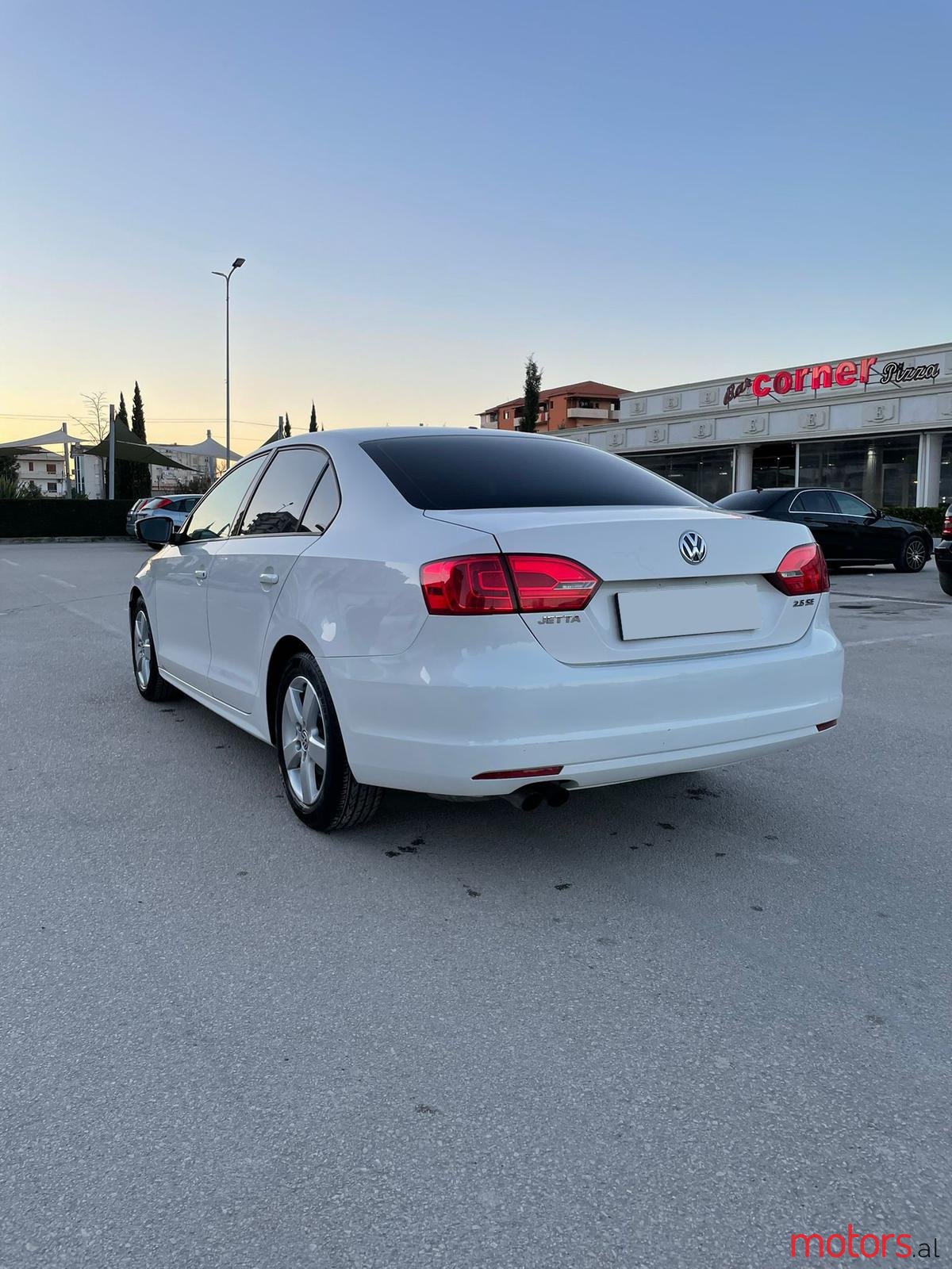 2012' Volkswagen Jetta photo #4