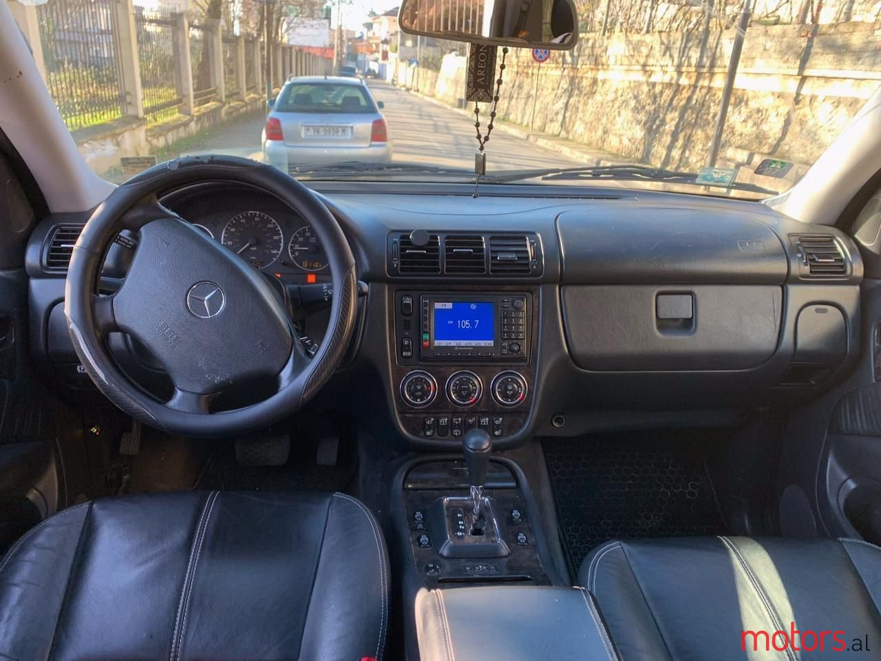 2003' Mercedes-Benz 350 photo #3