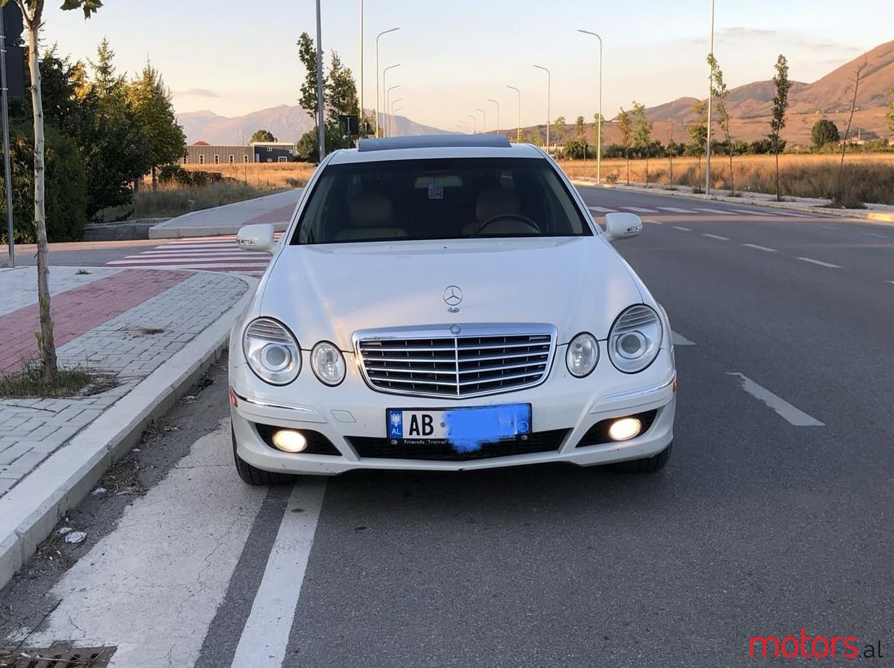 2009' Mercedes-Benz E 320 photo #1